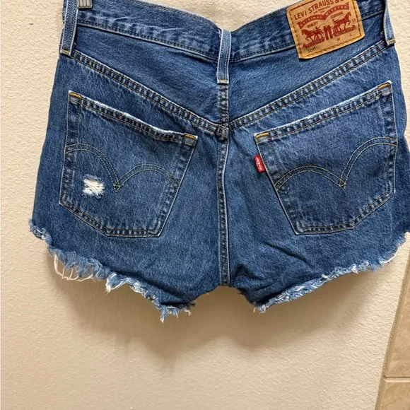 Levi 501 shorts - Picture 2 of 6